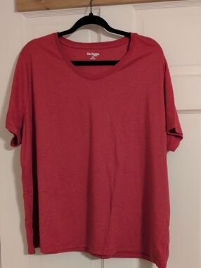 Kim Rogers Women's Short Sleeve Tee in Red